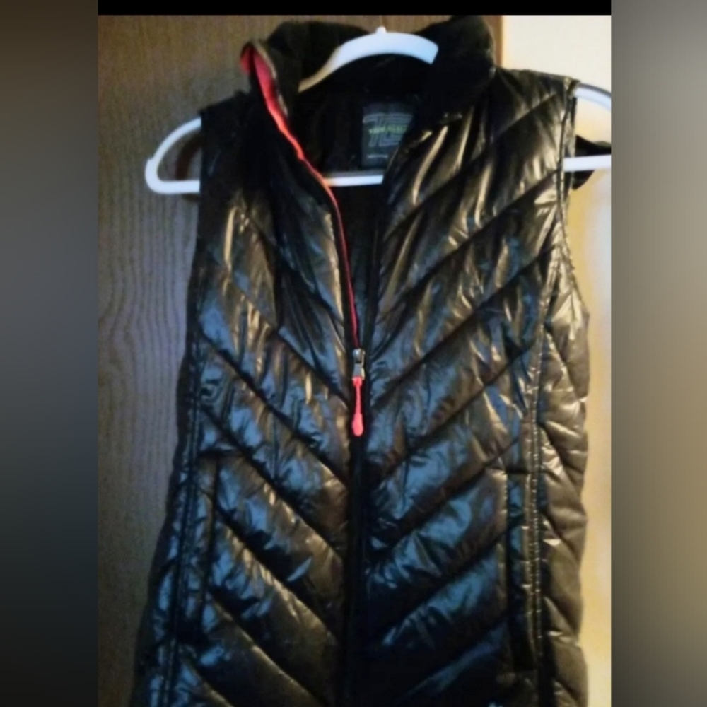 WOMANS TEK GEAR PUFFY VEST w/ HOODIE